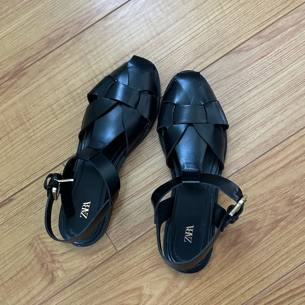 New never been worn Zara Flat Fisherman Sandals | size 38